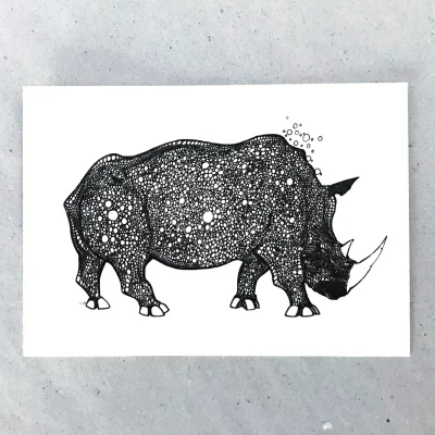Postkarte „Nashorn“, 14,8 × 10,5 cm, Serie „Bio“, Schwarz-Weiß, Hauptansicht, Fiete Rakete.
