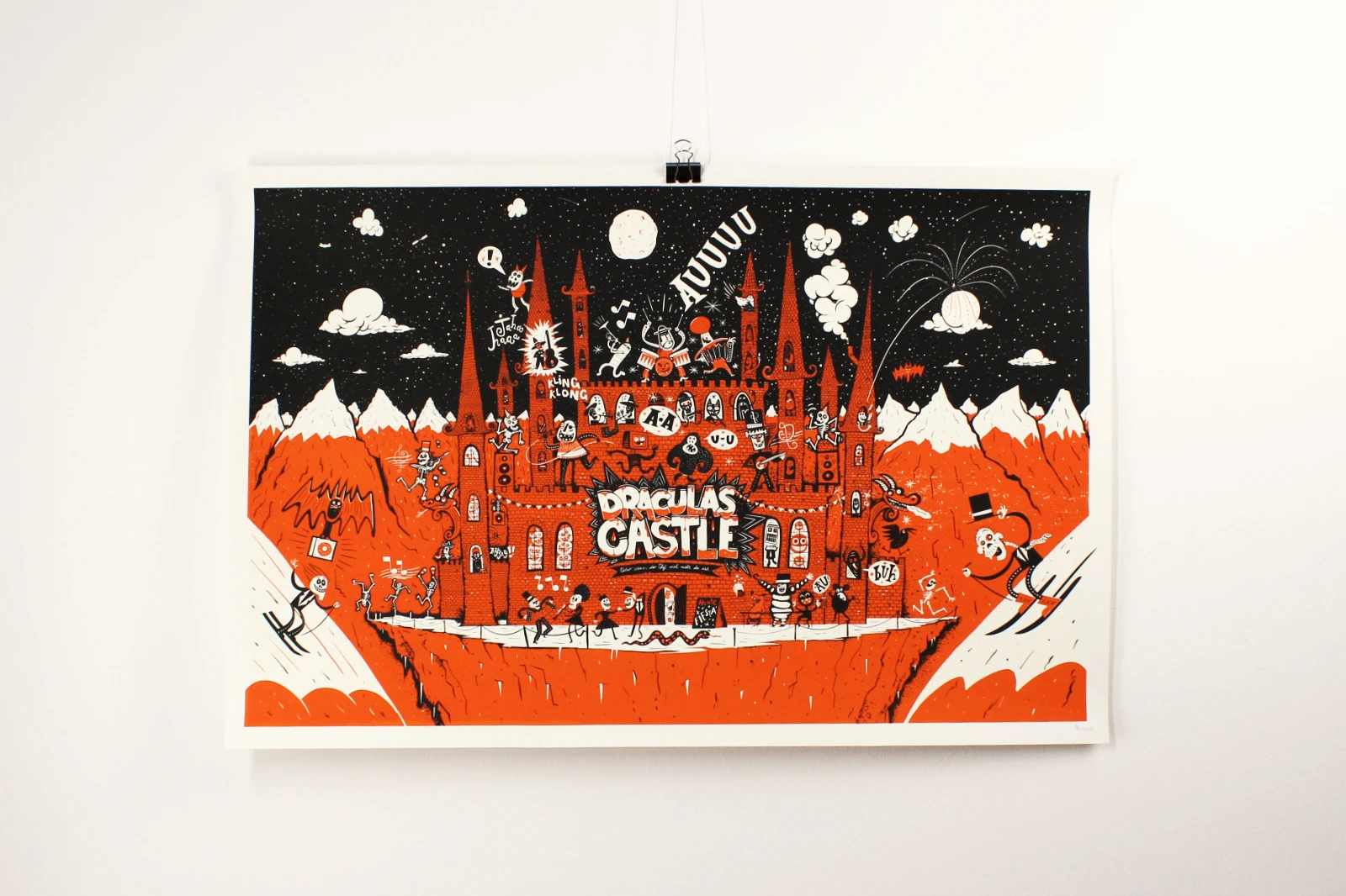 Siebdruckposter „Draculas Castle – oder wenn der Chef mal nicht da ist“, Hauptansicht, Serie Dracula, 65 × 43 cm, Rot-Schwarz mit Leuchtfarbe, Fiete Rakete.