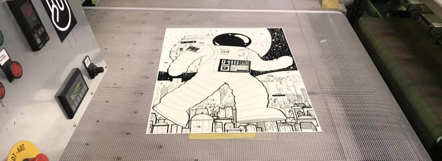 Poster Krom City Teil 2 auf dem Laufband der Siebdruckmaschine