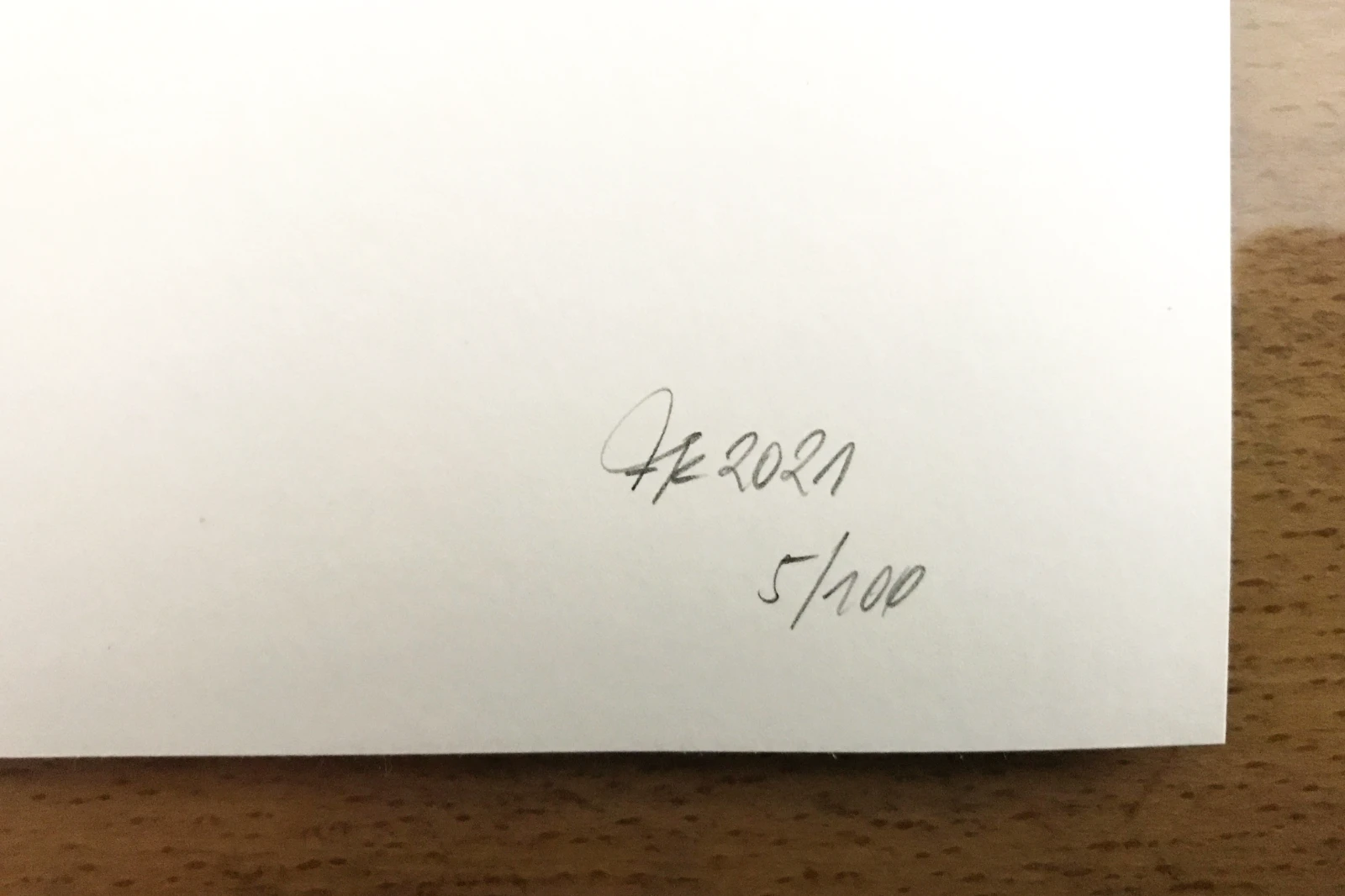 Handschriftliche Signatur von Fiete Koch auf dem Siebdruckposter „Der Bäcker“, Serie „Berufe“, limitiert.