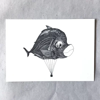 Postkarte „Fliegender Fisch Postkarte – Fiete Rakete“, 14,8 × 10,5 cm, Serie „Bio“, Schwarz-Weiß, Hauptansicht, Fiete Rakete.